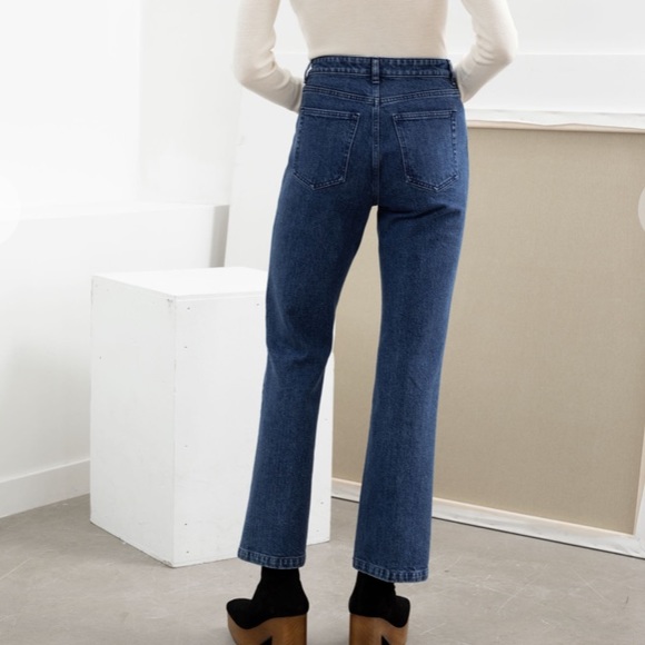 & Other Stories NWT Flared Crop Jeans - Picture 2 of 9